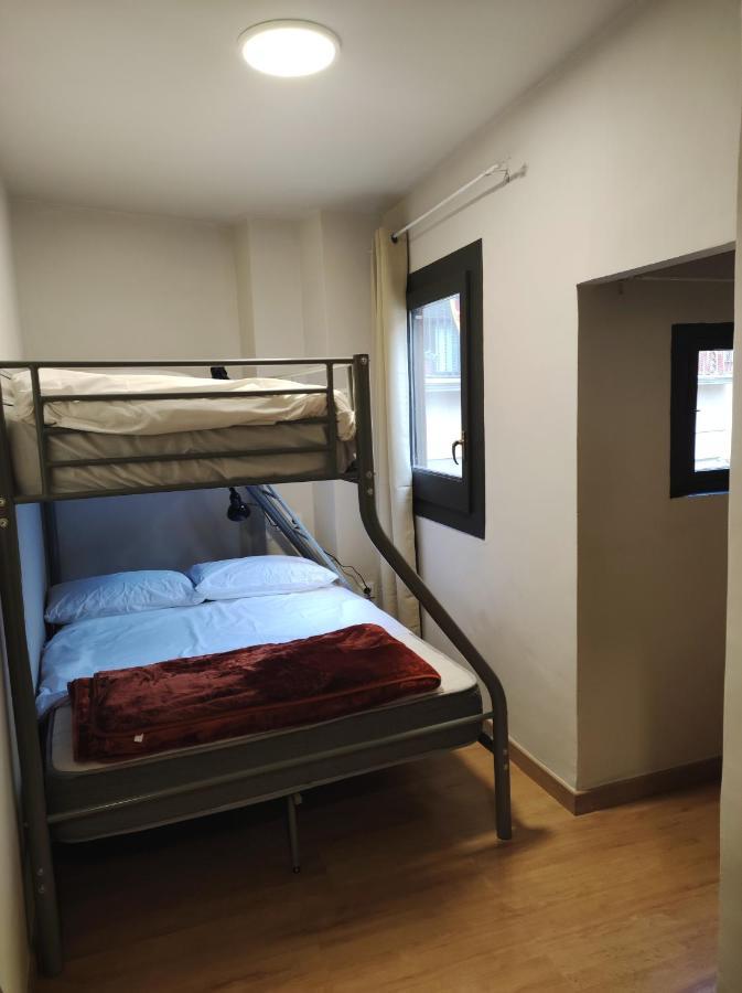 Apt 1 Acollidor Al Centre Historic De Vic Aptgarbi Kültér fotó